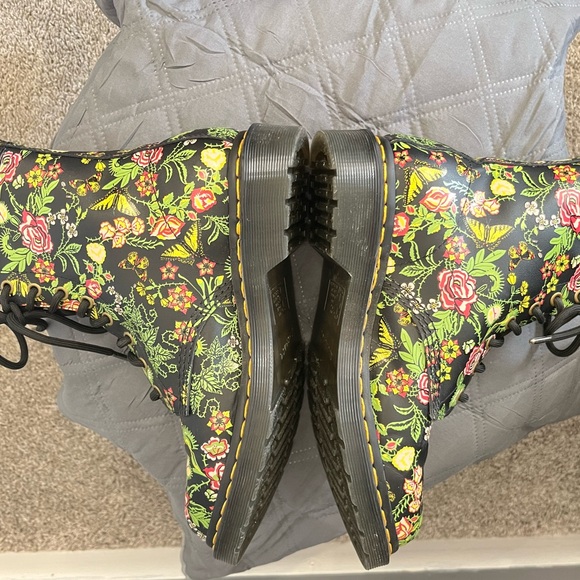 Dr. Martens Black and Green Floral Boots - Brand New with box - Picture 3 of 6